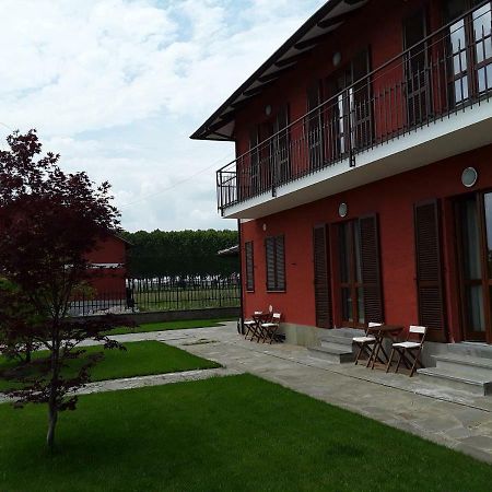 Tra Menta E Meliga Hotel Carignano  Екстериор снимка