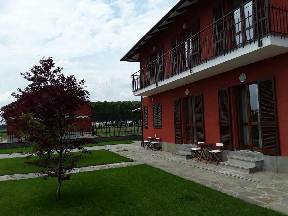 Tra Menta E Meliga Hotel Carignano  Екстериор снимка